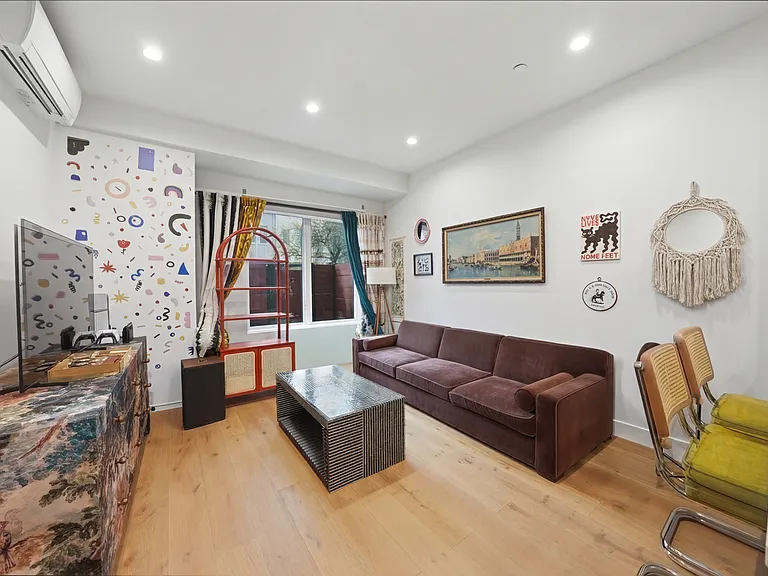 256 Winthrop St #1A — Photo 1