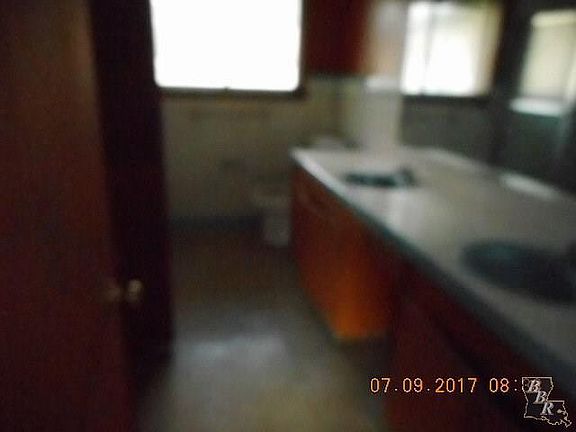3rd image of 1420 Acadian Dr