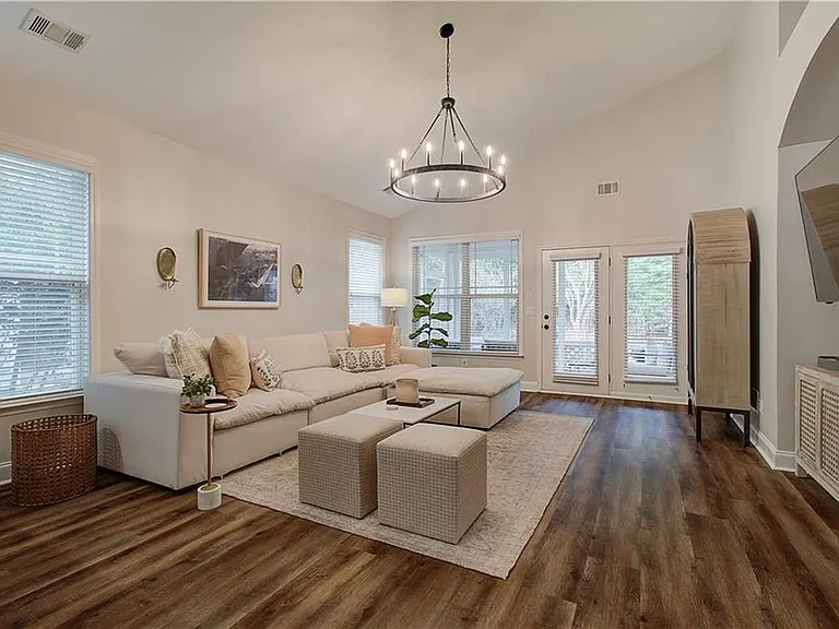 3822 Carriage House Dr — Photo 11