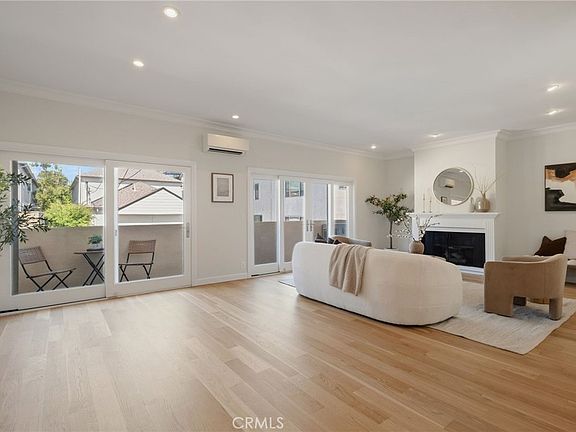 2nd image of 1037 18th St APT 9