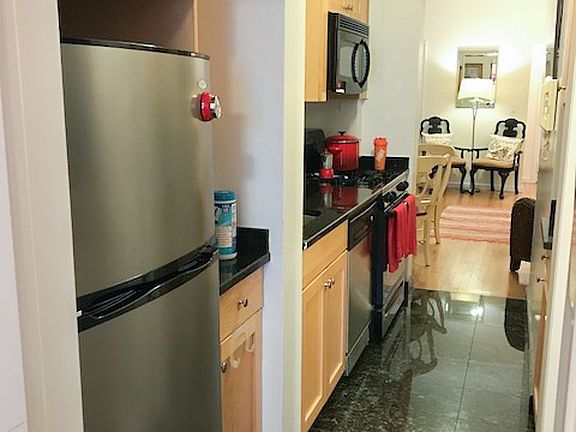 4th image of 152 E 84th St APT 4D