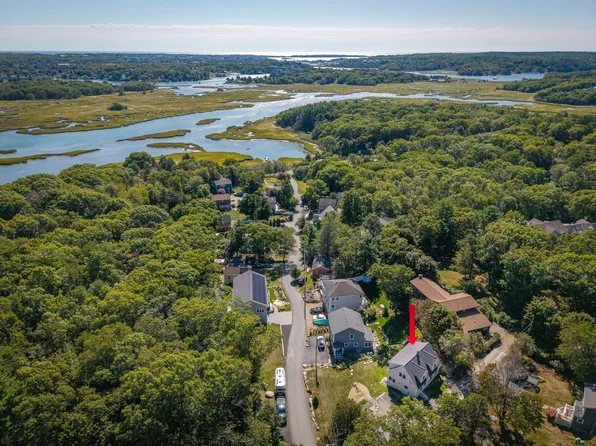 2 Hunter Rd, Gloucester, MA 01930