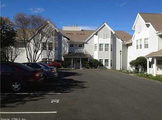 14 Greenview Ln #14, Milford, CT 06461