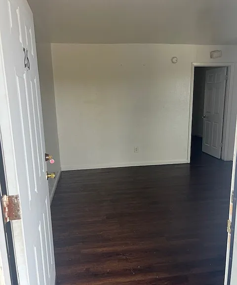 512 W Green Ave — Photo 4