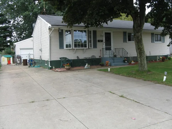 3221 W 22nd St, Erie, PA 16506
