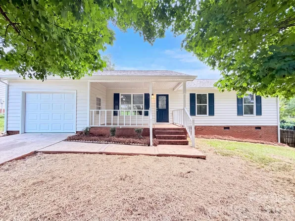 8822 Hunter Green Ln, Charlotte, NC 28227