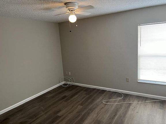 4th image of 1690 Crystal Park Cir