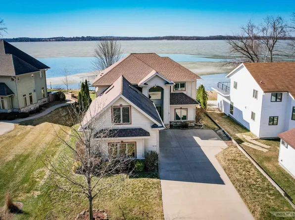 5728 Lake Edge Rd, Mc Farland, WI 53558