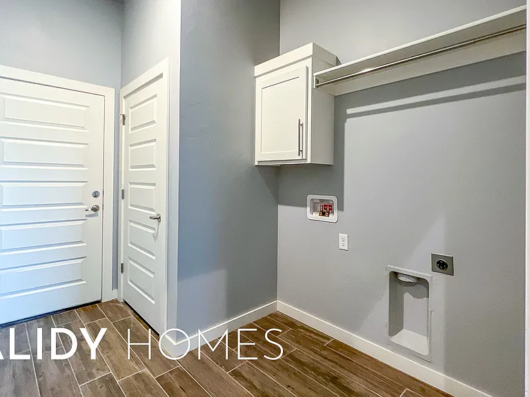 435 Remington Ave — Photo 21