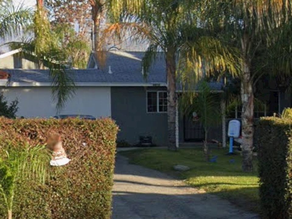2nd image of 4812 Francis Ave
