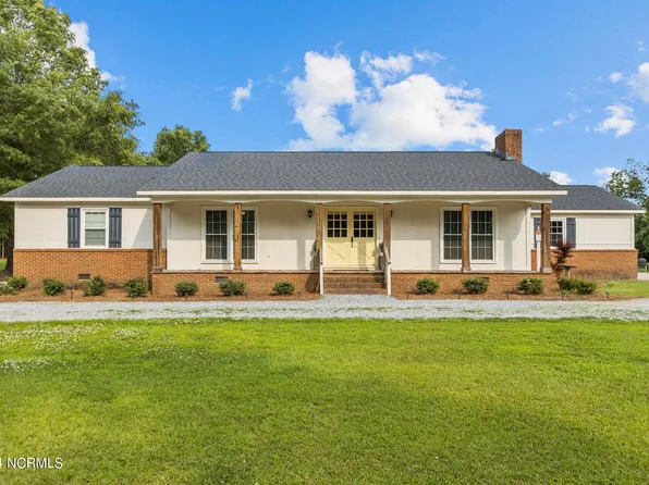 1035 Tucker Road, Grimesland, NC 27837