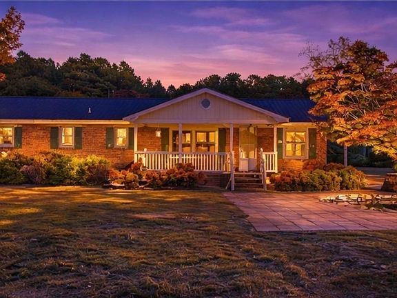 3rd image of 646 Briar Creek Rd