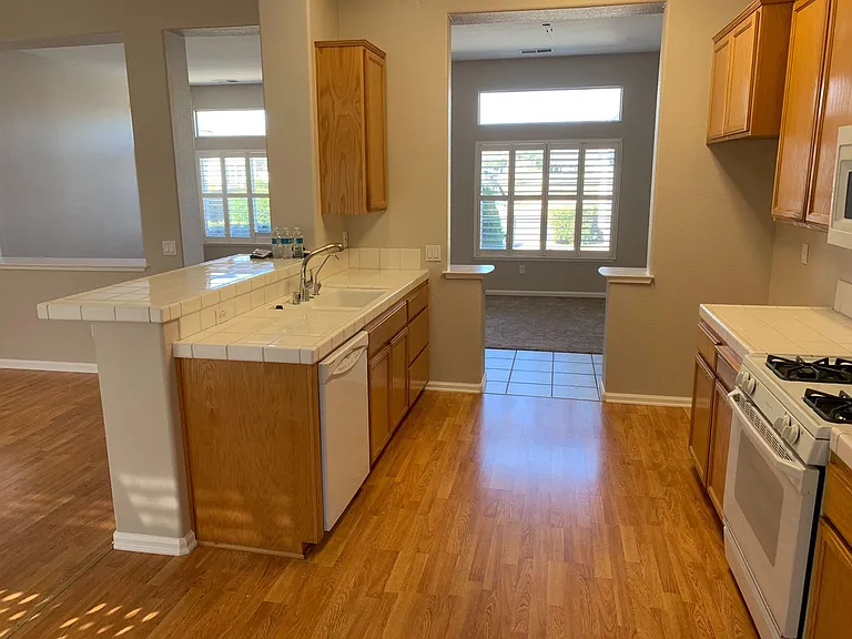 1600 Jubilee Dr — Photo 8