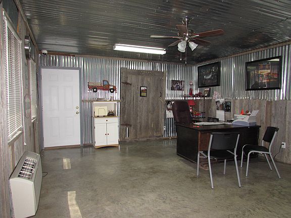 5th image of 1079 Bristow Rd