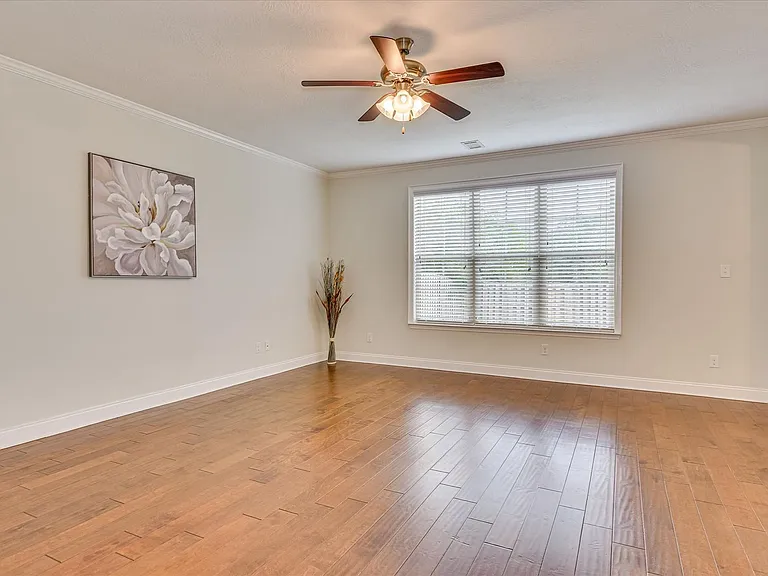 5564 Connor Dr — Photo 8