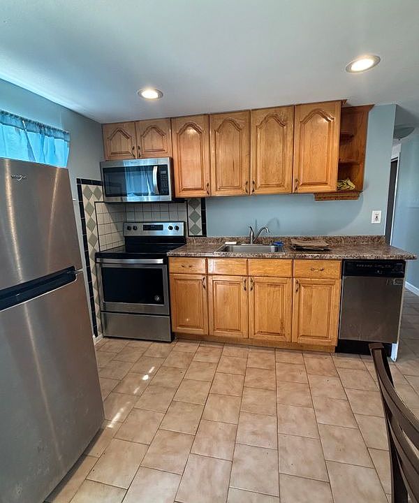 1st image of 27 Snapper Ct Floor 1