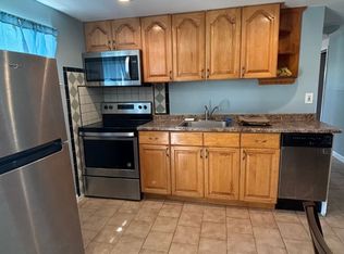 27 Snapper Ct Floor 1, Lindenhurst, NY 11757