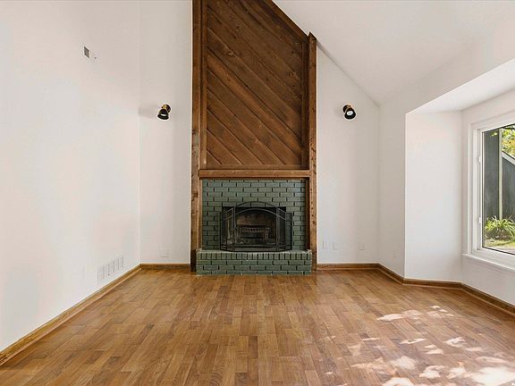 5th image of 1748 W 3rd St