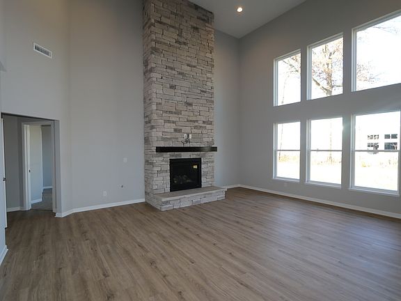 3rd image of 10708 Oak Bend Blvd