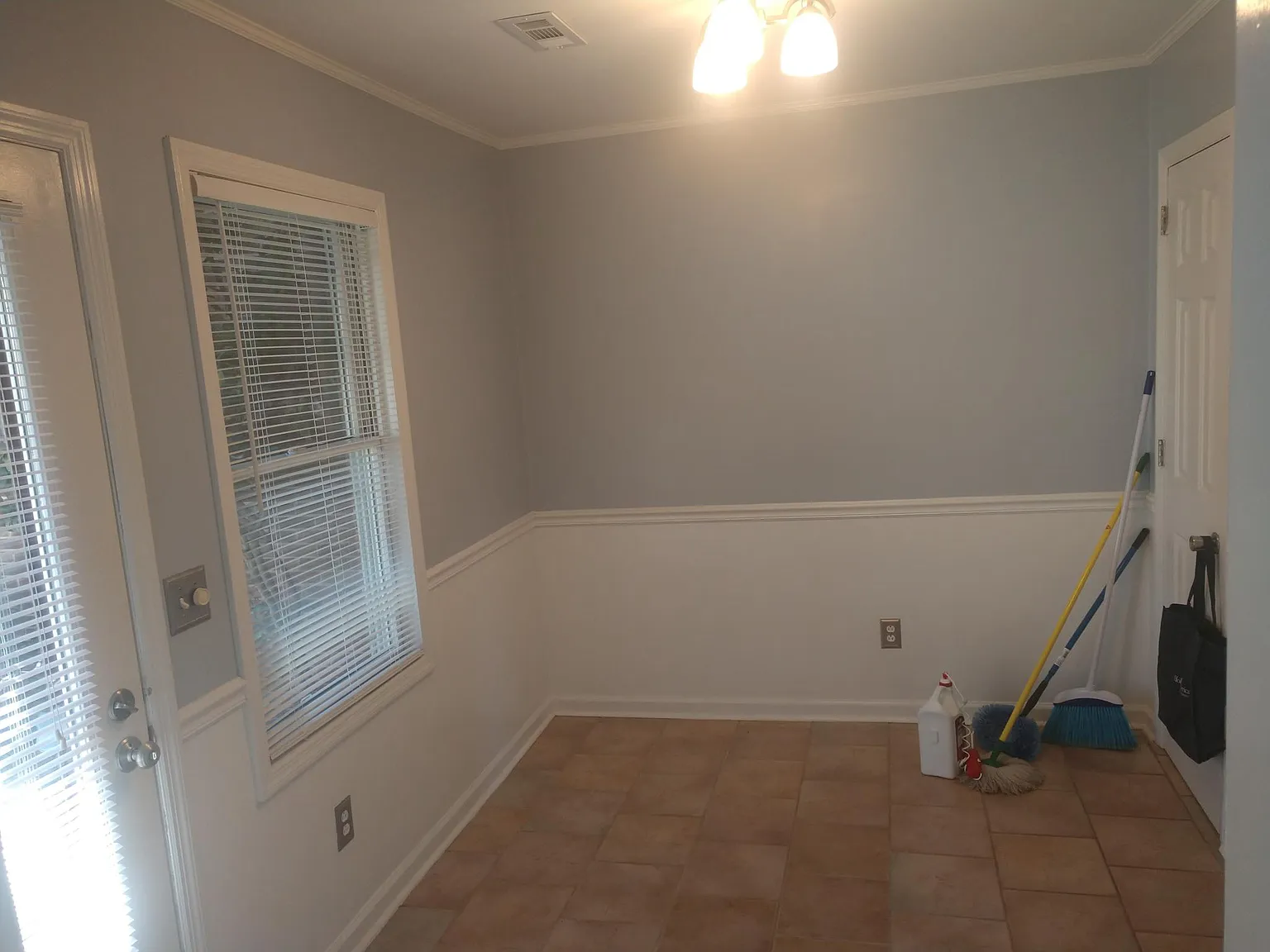 2 bed, 2.5 bath, 1386 sqft, $1,600 — Photo 2