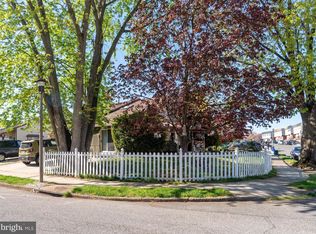 3712 Ronnald Dr, Philadelphia, PA 19154