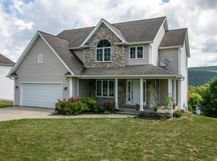 3444 Fieldstone Ln, Painted Post, NY 14870