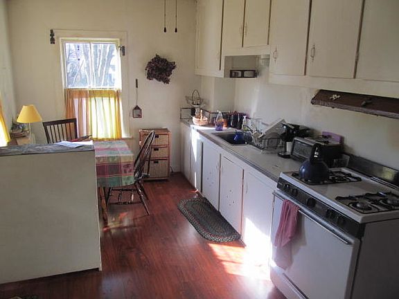 3rd image of 109 Eagle Rock Ave