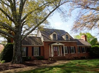 1000 Lyndhurst Rd, Waynesboro, VA 22980