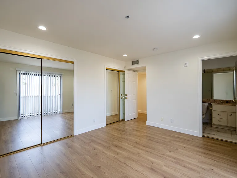 1758 N Alexandria Ave #1758.5 — Photo 42