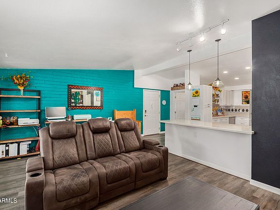 3rd image of 10309 W OAKMONT Drive