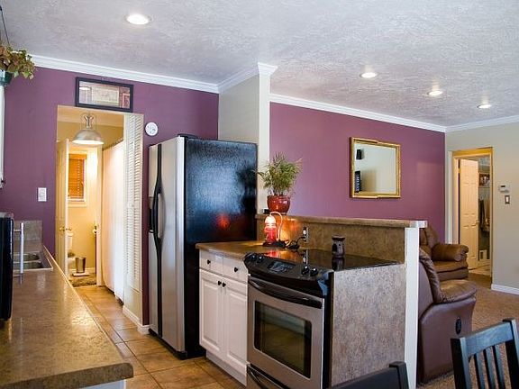 Kitchen Appliances included
