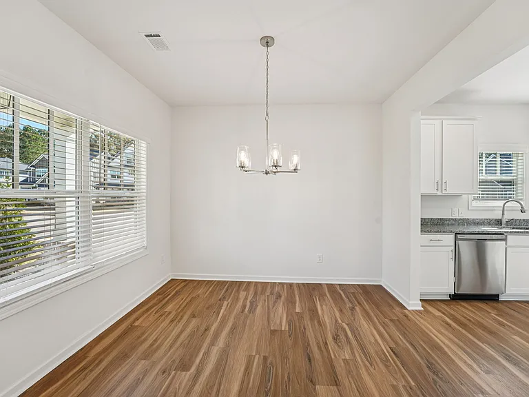 Quinn Residences at Dorchester Place — Photo 185