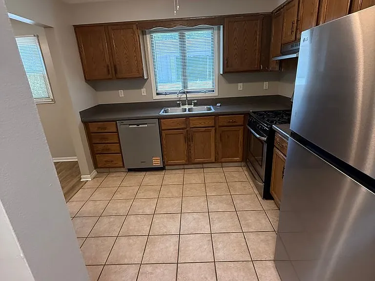 918 Pearson Cir #2 — Photo 6