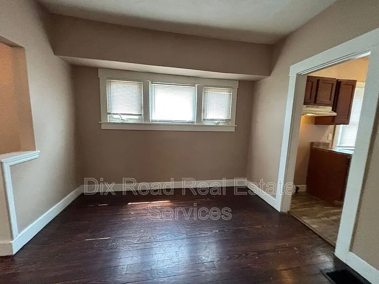 24 Lutz Ave — Photo 11