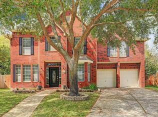 3820 Lake View Dr, Pearland, TX 77581