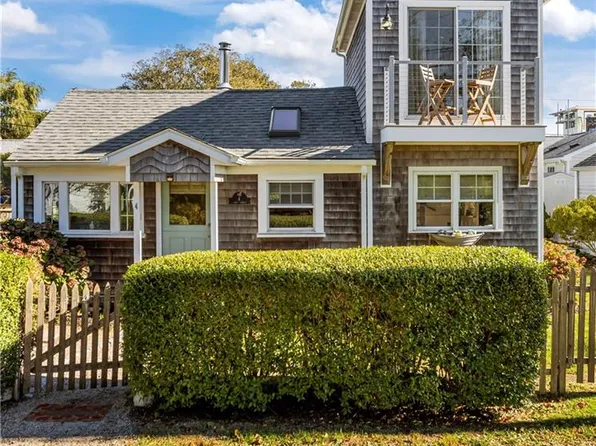 4 Tony St, Tiverton, RI 02878