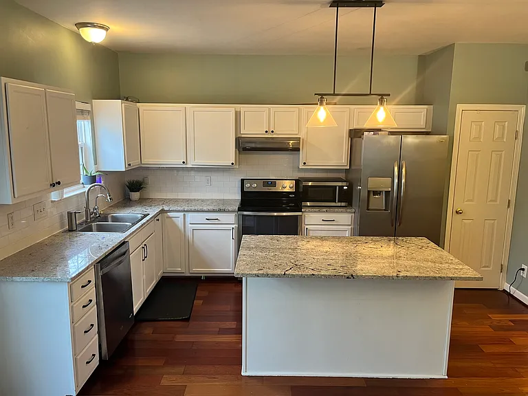 112 Auburn Top Ln — Photo 2