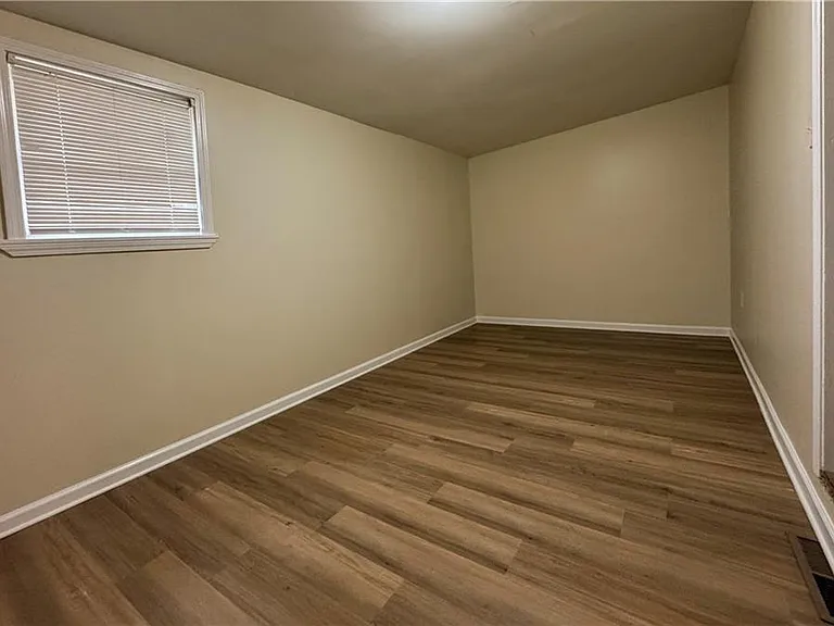 1637 Columbia Dr — Photo 7