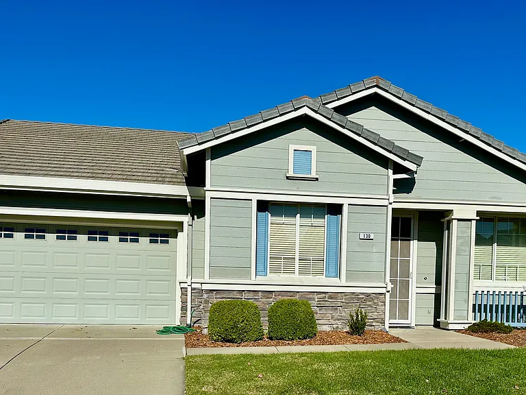 130 Mandarin Cir — Photo 1