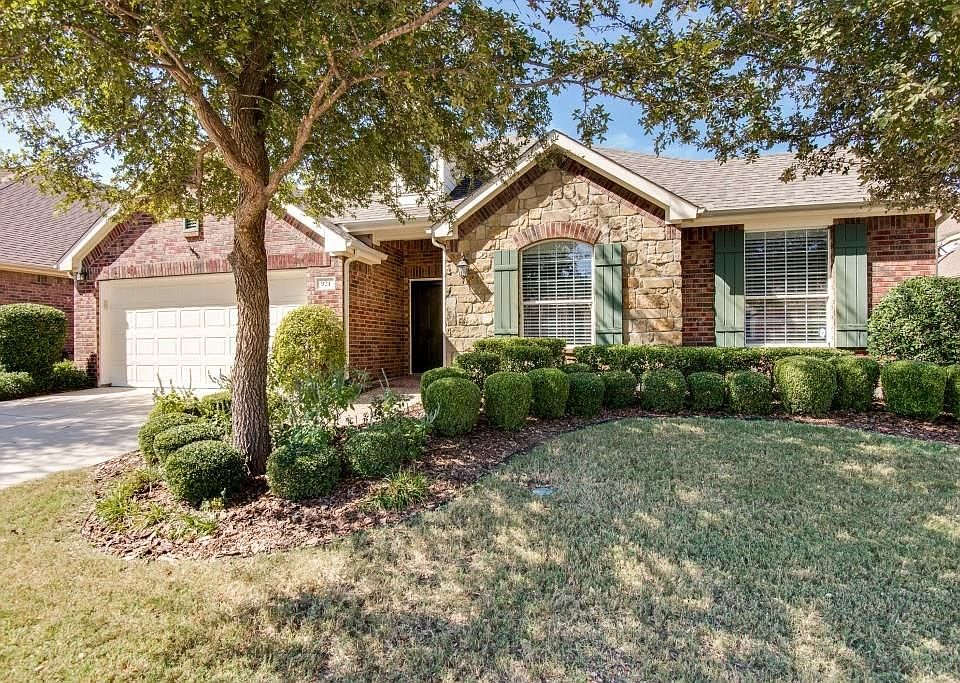 1st image of 924 Quarry Oaks Dr