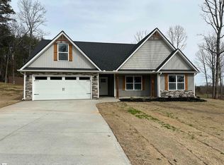640 Hammett Rd, Wellford, SC 29385