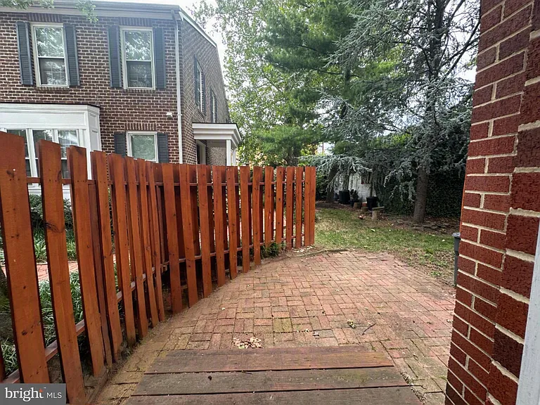 2120 N Tazewell Ct — Photo 35