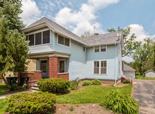 424 W Chestnut St, Burlington, WI 53105