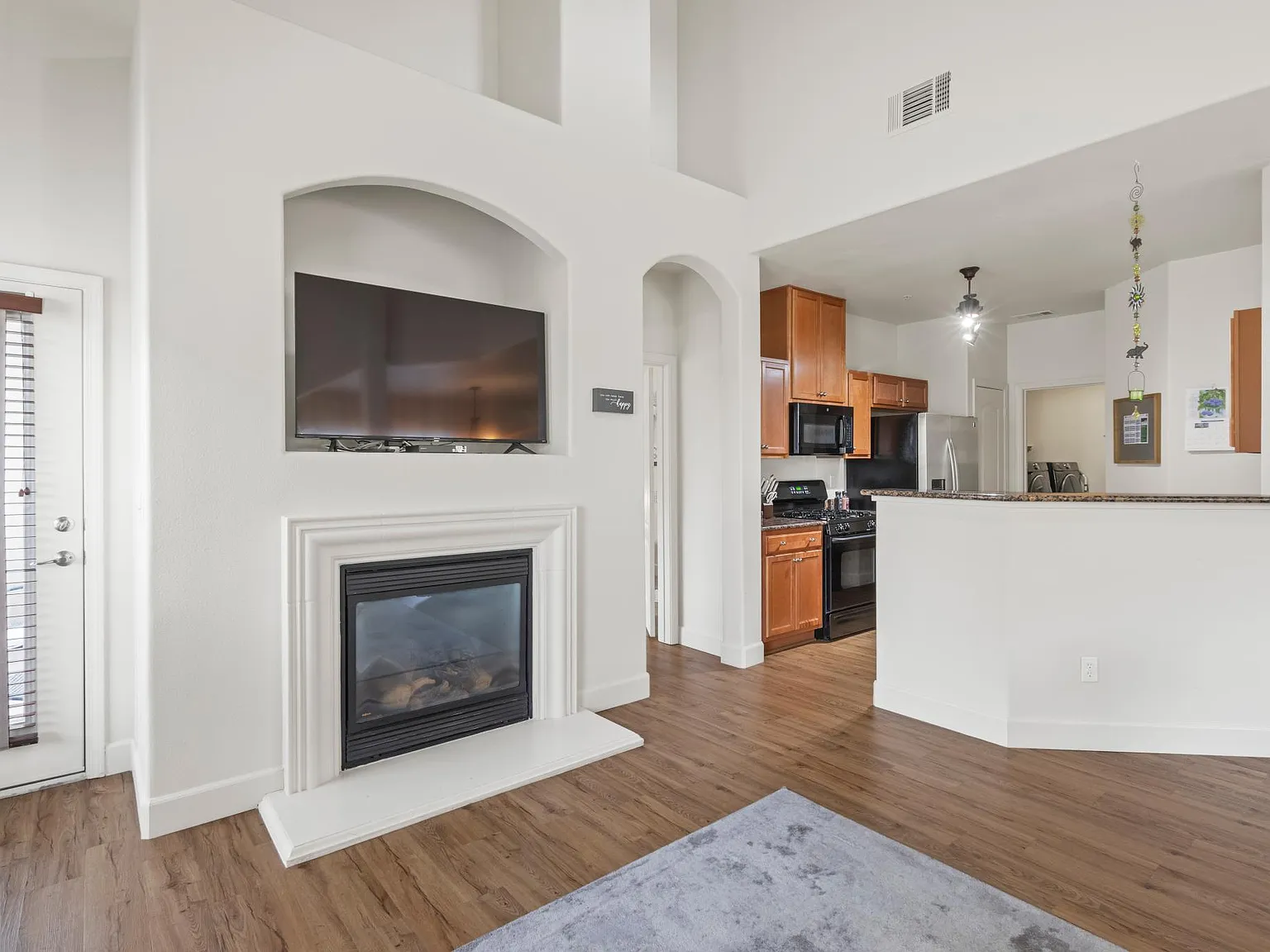 17000 Wedge Pkwy — Photo 4