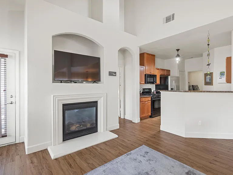 17000 Wedge Pkwy #823 — Photo 4