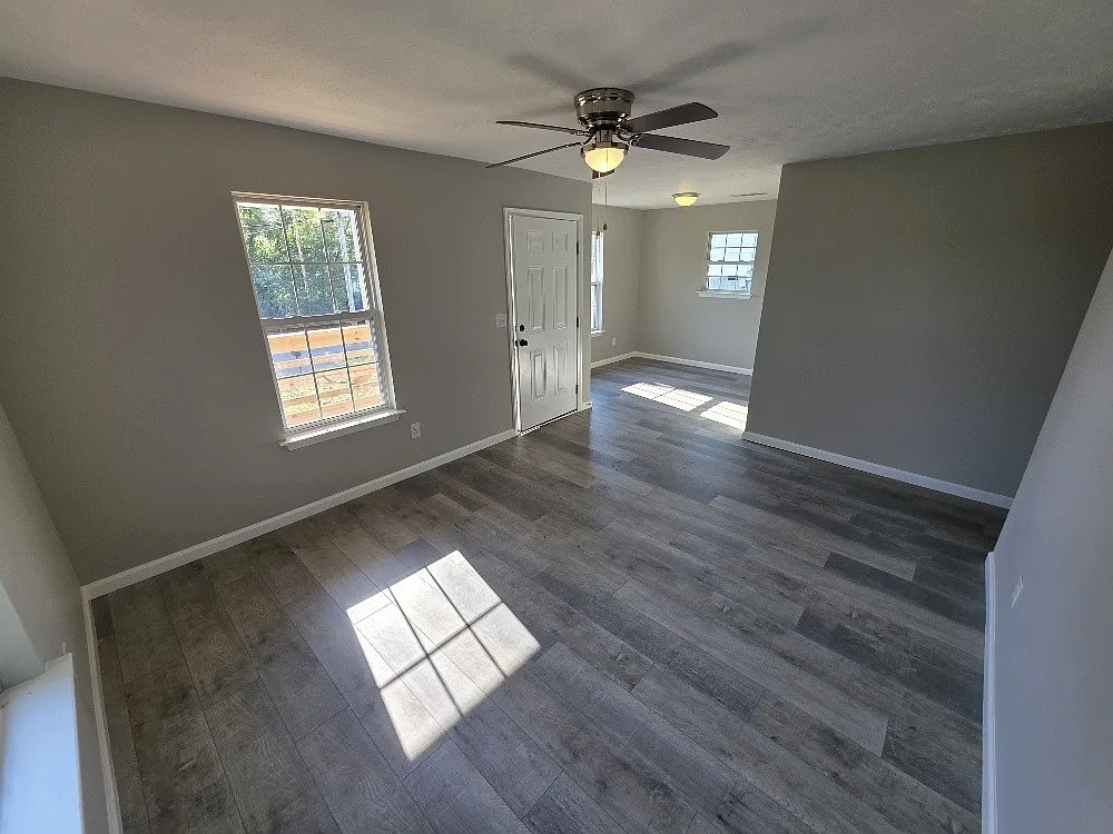 3 bed, 2.0 bath, 1048 sqft, $1,800 — Photo 3