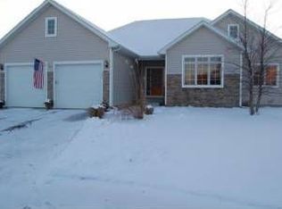 304 Topaz Ct, Ames, IA 50010