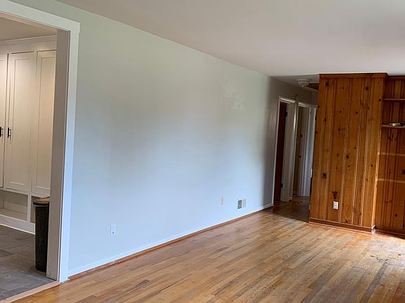 3rd image of 7824 Buckeye Cres