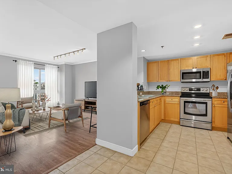777 7th St NW #924 — Photo 2