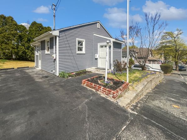 40 Kosta St, Worcester, MA 01607
